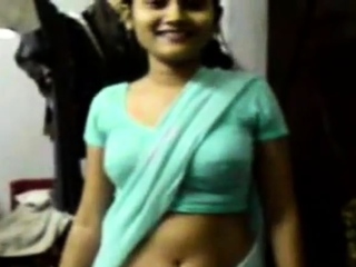Indian Girl in Saree seducing