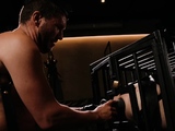 BighandsFF Takes Full Advantage Of Axel Abysses Caged Hole