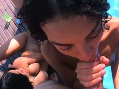 Brasileiras Safadas Dando A Bucetinha Em Piscina Publica -