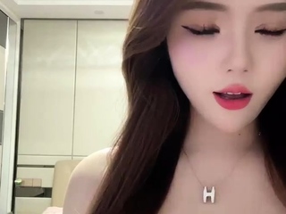 Babe With Big Boobs Masturbates