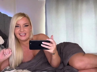 Stunning babe reacting to tiny cocks